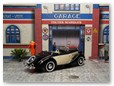 Super 6 Cabriolet "Gläser" Bild 3b (1938)

Hersteller: IXO
beige/schwarz Auflage 1000 Ende 2015 für modelcarworld
