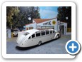 Blitz Aero Ludewig 1937 Daten


Der Opel Blitzbus Ludewig "Aero" war ein deutscher Bus Mitte der 1930er Jahre. Er wurde von der LKW-Karosseriewerkstatt der Ludewig Brüder auf dem Fahrgestell des bekannten Opel Blitz 3 Tonners gebaut. Der Bus hatte ziemlich elegante Außenlinien und wurde als Expressbus für Passagiere zwischen Städten und auch für Propagandazwecke verwendet. Nach Beginn des Zweiten Weltkriegs wurde mindestens ein solcher Bus von der Armee beschlagnahmt und an der Ostfront als Transport für Wehrmachtsoffiziere eingesetzt. Leider ist die erste Version von 1934 bis heute nicht erhalten geblieben - ebenso wie ihre sieben, einige Quellen erwähnen acht, Nachfolger, die bis 1937/38 gebaut wurden.