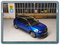 Grandland X Bild 1

Hersteller: iScale (OC11023 + 43-0051BL)

Topasblaumetallic Auflage ??? 02/2018